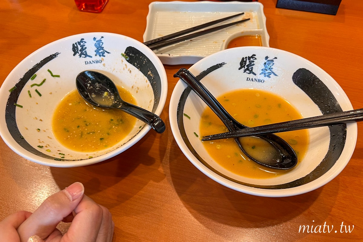 【暖暮拉麵牧志店店】2025年菜單 沖繩國際通必吃芝麻拉麵與煎餃 - 第19張圖