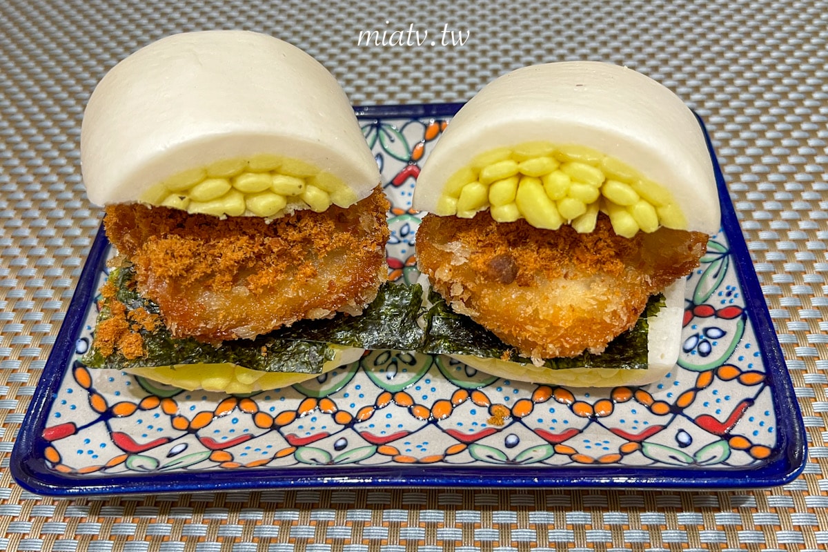 【春水良品開箱】蜂蜜拿鐵風味銀絲卷2款創意吃法 黃金饅頭及花枝排堡食譜| Mia愛下廚 - 第22張圖