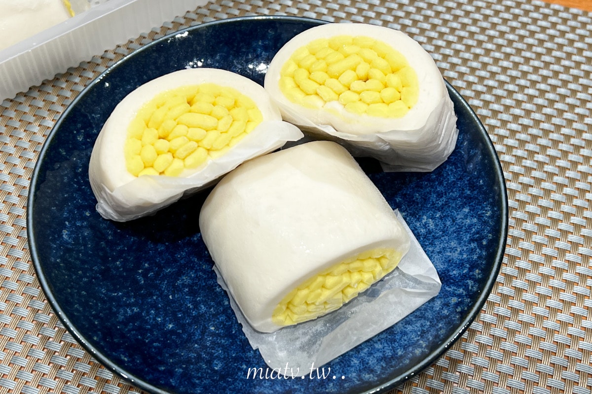 【春水良品開箱】蜂蜜拿鐵風味銀絲卷2款創意吃法 黃金饅頭及花枝排堡食譜| Mia愛下廚 - 第6張圖