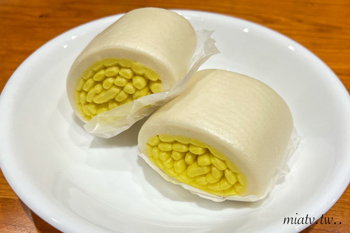 【春水良品開箱】蜂蜜拿鐵風味銀絲卷2款創意吃法 黃金饅頭及花枝排堡食譜| Mia愛下廚 - 第20張圖