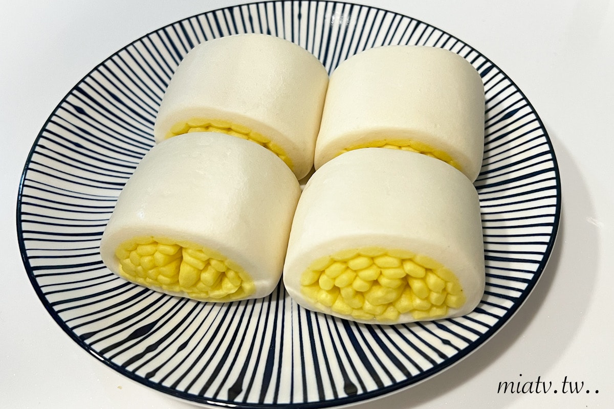 【春水良品開箱】蜂蜜拿鐵風味銀絲卷2款創意吃法 黃金饅頭及花枝排堡食譜| Mia愛下廚 - 第7張圖