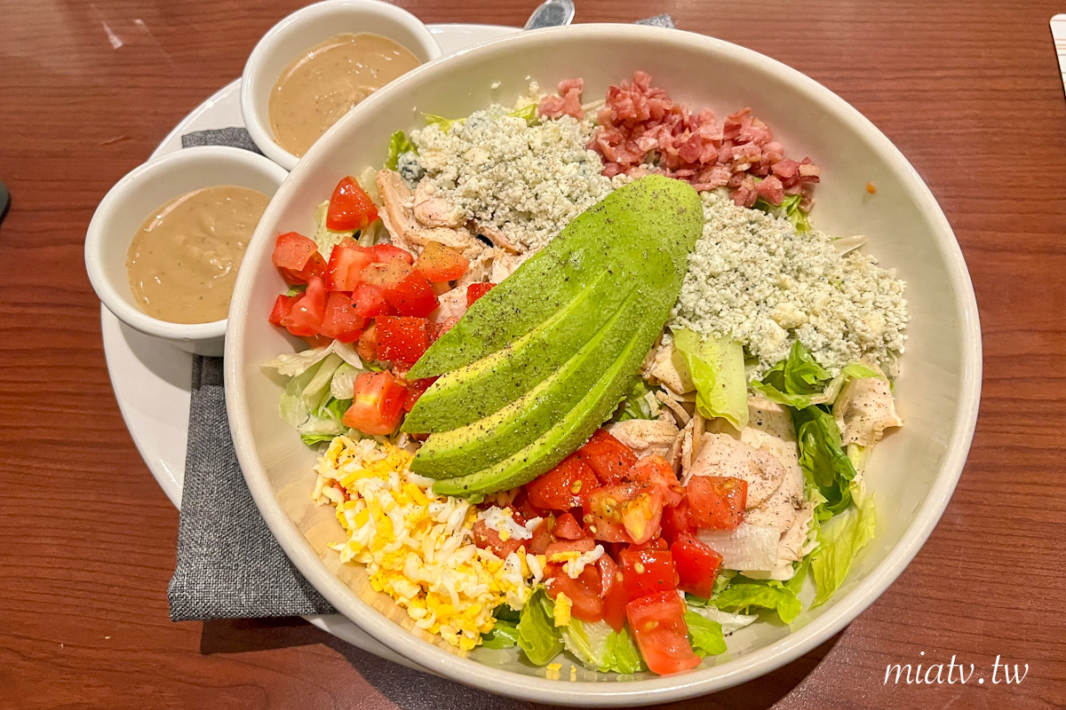 【GB吉比鮮釀餐廳】 林口三井必點BBQ雞肉披薩與雞肉彩虹沙拉 - 第8張圖