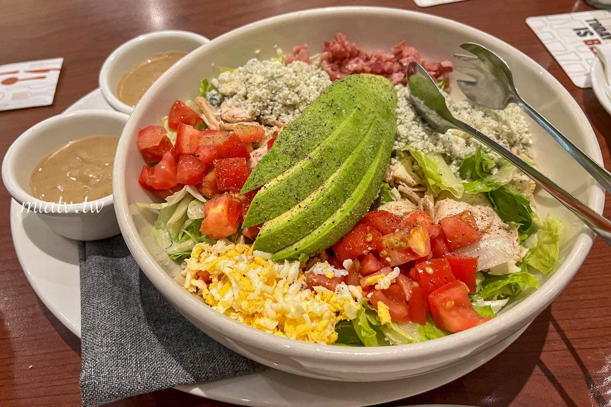 【GB吉比鮮釀餐廳】 林口三井必點BBQ雞肉披薩與雞肉彩虹沙拉 - 第6張圖