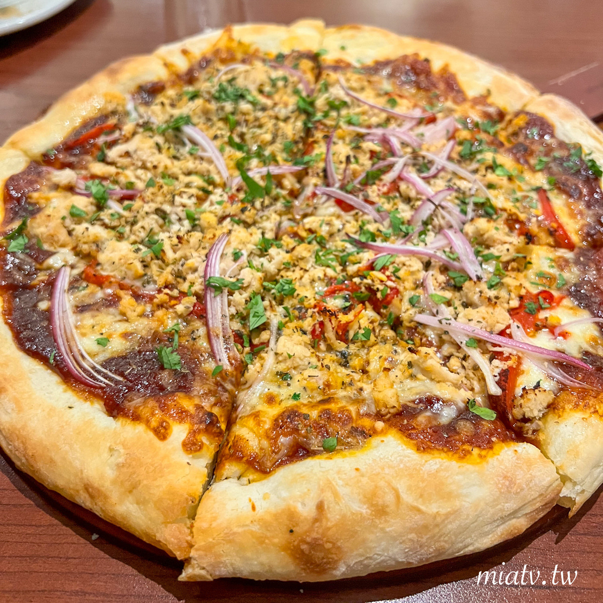 【GB吉比鮮釀餐廳】 林口三井必點BBQ雞肉披薩與雞肉彩虹沙拉 - 第14張圖