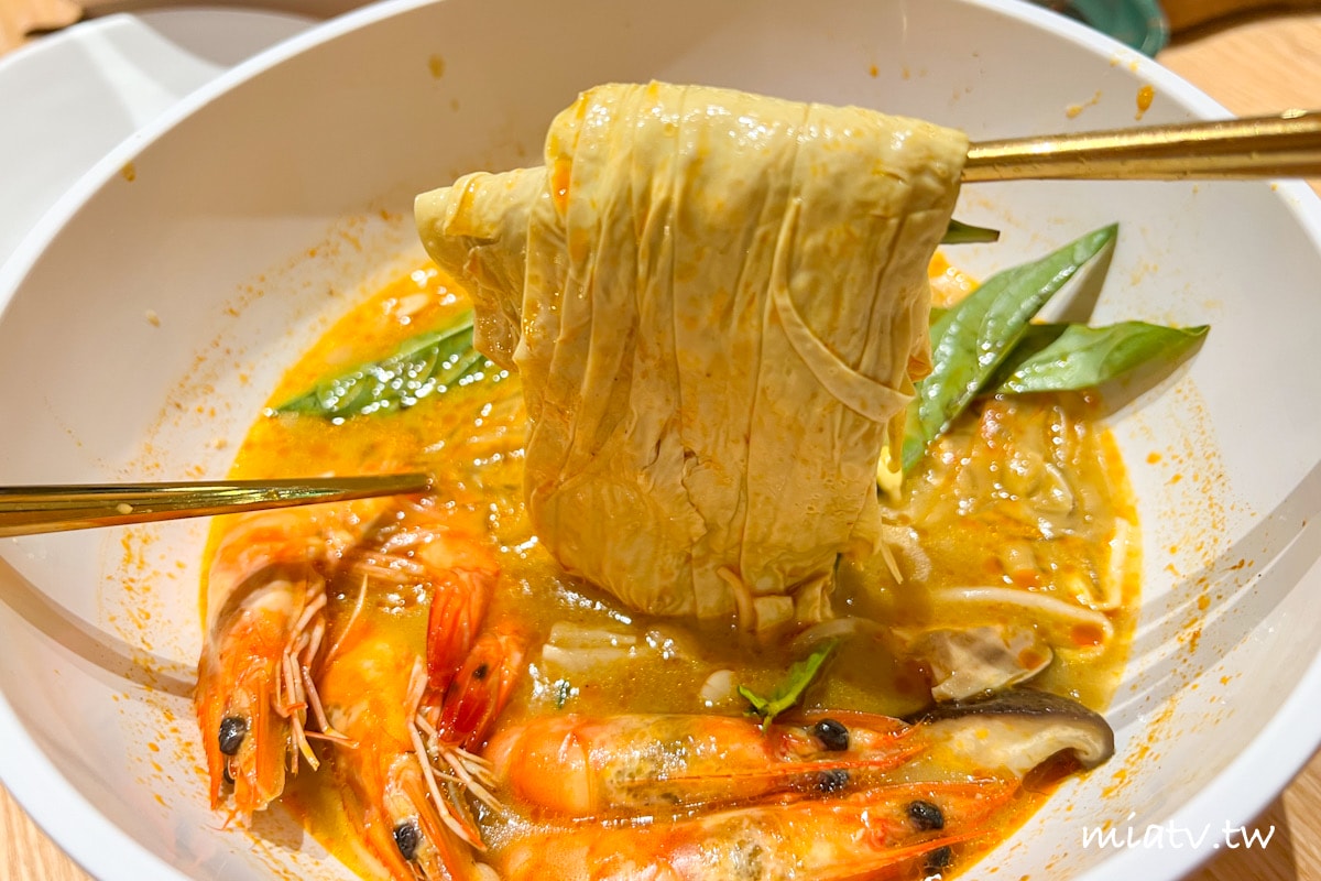 【新北林口美食】香泰迷迷美味食材自由配，泰式奶茶、泰奶金絲卷必點