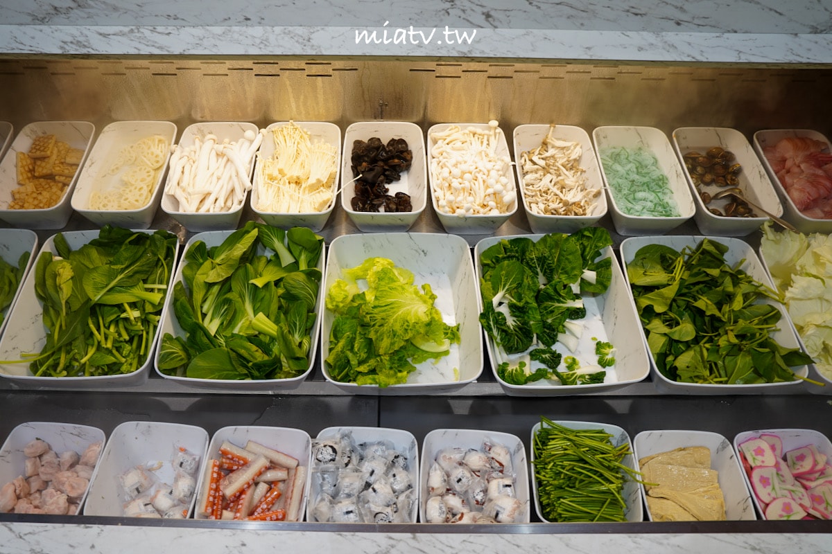 【新北林口美食】香泰迷迷美味食材自由配，泰式奶茶、泰奶金絲卷必點