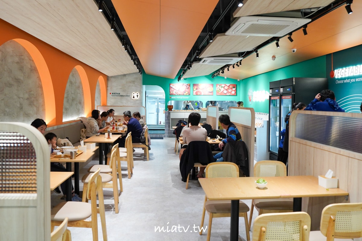 【新北林口美食】香泰迷迷美味食材自由配，泰式奶茶、泰奶金絲卷必點