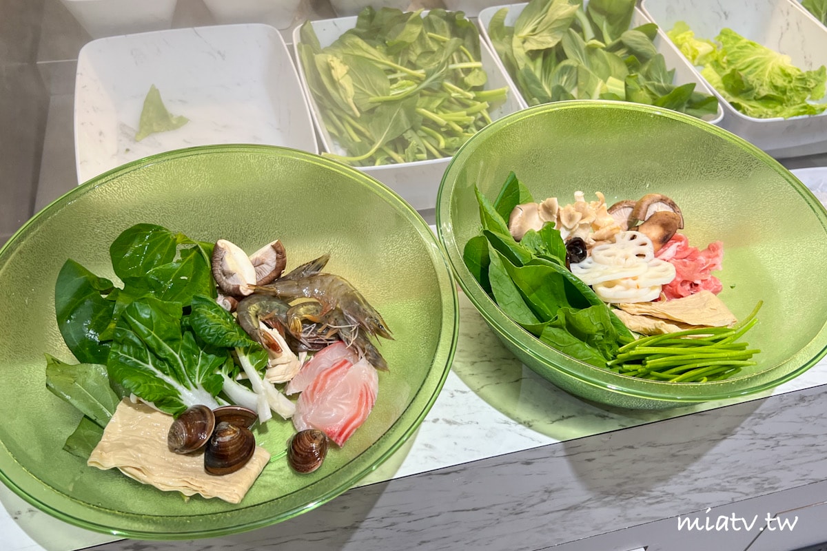 【新北林口美食】香泰迷迷美味食材自由配，泰式奶茶、泰奶金絲卷必點
