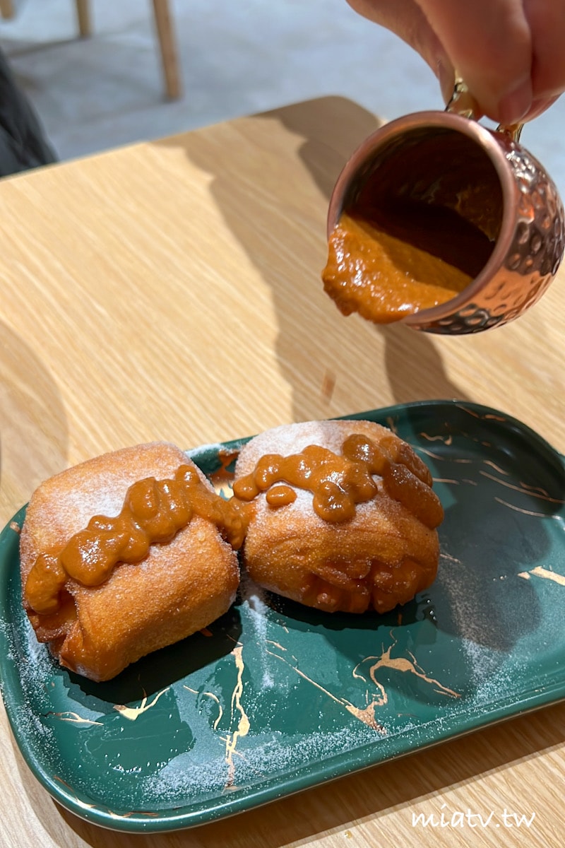 【新北林口美食】香泰迷迷美味食材自由配，泰式奶茶、泰奶金絲卷必點