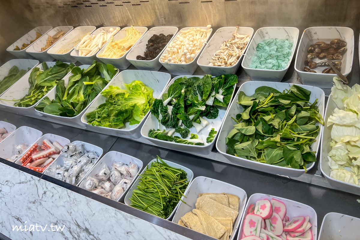【新北林口美食】香泰迷迷美味食材自由配，泰式奶茶、泰奶金絲卷必點