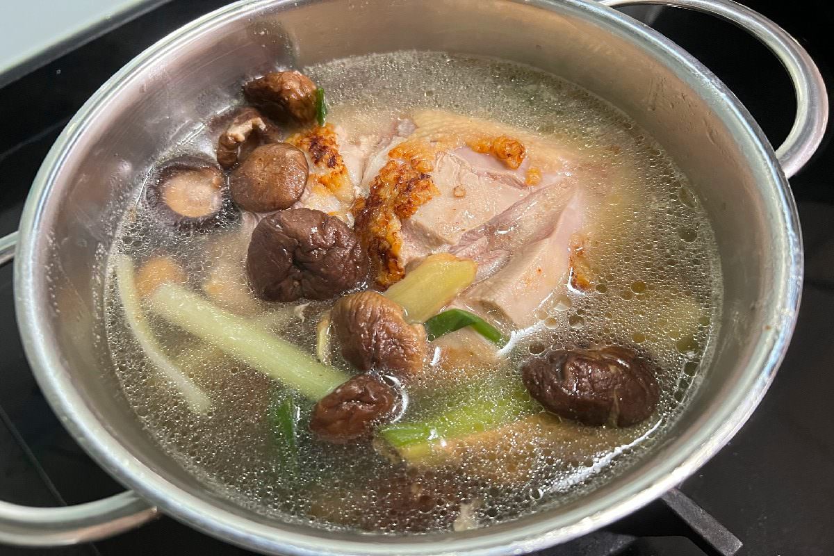 蛤蠣香菇雞湯